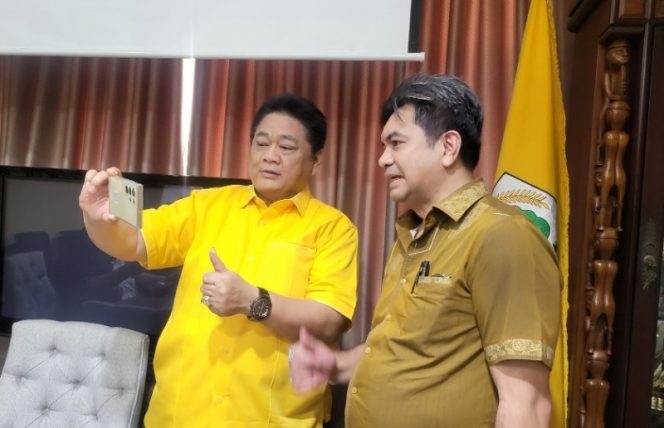 					Ketum Go Gibran Dampingi Ridwan Hisjam Daftar Calon Ketua Umum Golkar