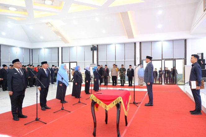 					Bupati Adnan Lantik Enam Pejabat Tinggi Pratama Gowa 