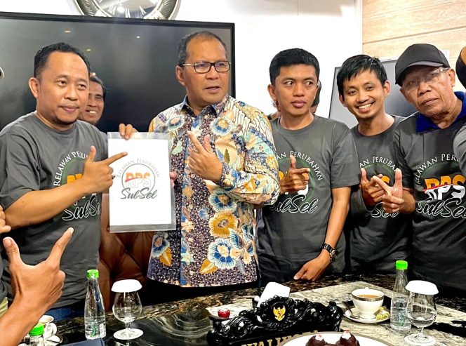 					DP Raih Penghargaan Tokoh Peduli Masyarakat Pesisir, RPS: Ini Baik untuk Sulsel