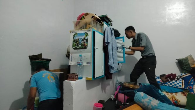 					Pastikan Bebas Dari Narkoba dan Handphone, Petugas Rutan Sengkang Sidak Kamar Hunian Warga Binaan