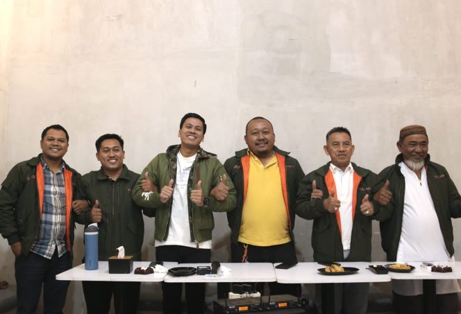 					Bakal Calon Wali Kota Parepare ANH bersama 5 Jubirnya. (Dok. Ist/ Tim)