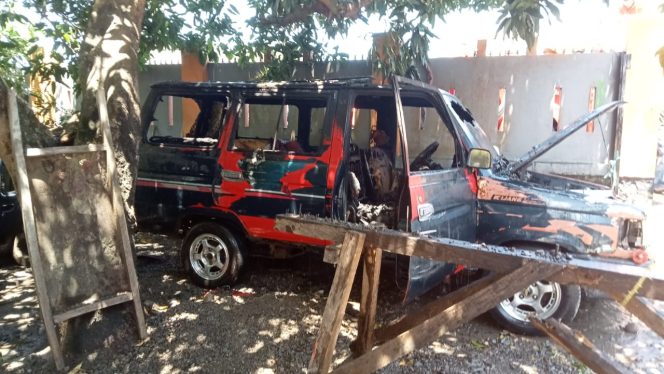 					Kondisi Mobil Toyota Kijang Usai Alami Kebakaran. (Dok. Ist)