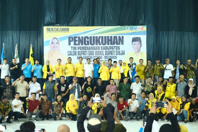 					68 Komunitas Bulatkan Tekad Dukung Pasangan BERAKARMI di Pilkada Sinjai