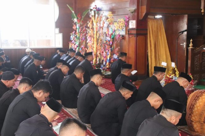 					Brimob Bone Gelar Maulid Nabi Muhammad SAW 1446 H