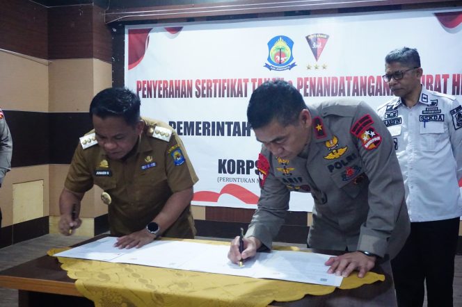					Pemda Jeneponto Serahkan Sertifikat Tanah dan Penandatanganan Untuk Pembangunan Mako Brimob 