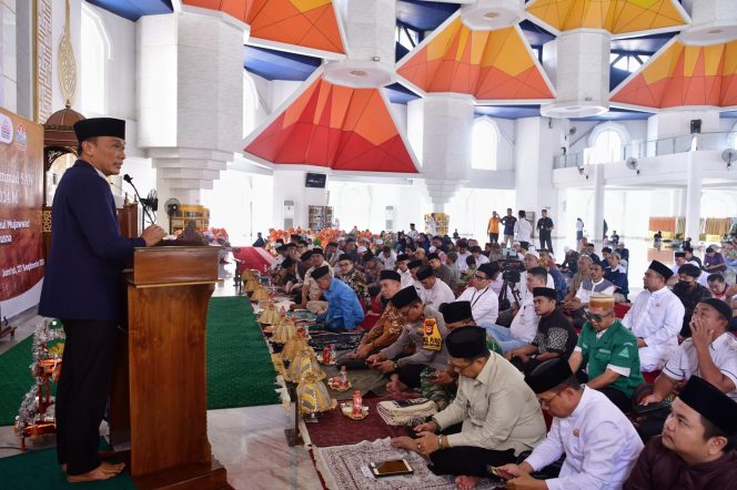 					Prof Zudan Hadiri Peringatan Maulid Nabi di Masjid Kubah 99 Asmaul Husna