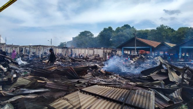 					Kondisi Pasar Sentral Sinjai usai Kebakaran pada 2 Februari 2022. (Dok. Berita.News/ Syarif)