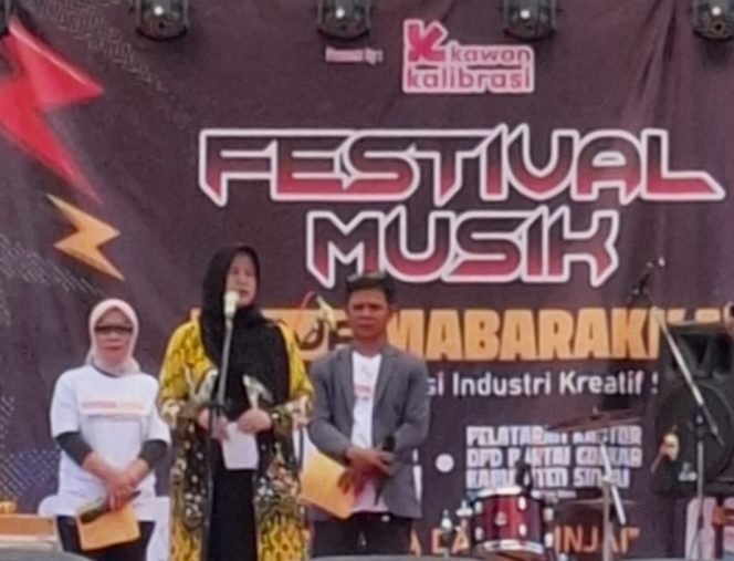 					Andi Kartini Ottong saat Membuka Festival Musik Sinjai Mabarakka. Dok. Ist)