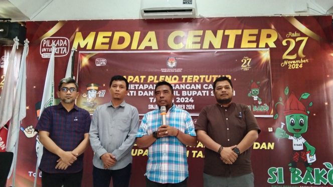					KPU Sinjai Konferensi Pers Usai Tetapkan 4 Paslon di Pilkada Sinjai. (Dok. Berita.News/ Syarif)
