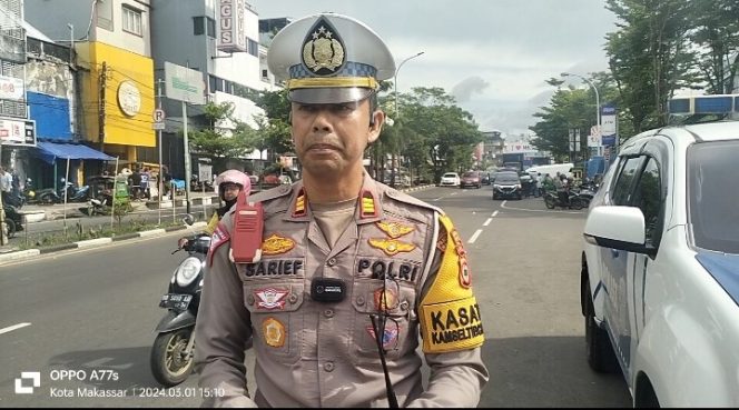 					Gaya Khas AKP Syarifuddin Doyan Turun Langsung Urai Kemacetan