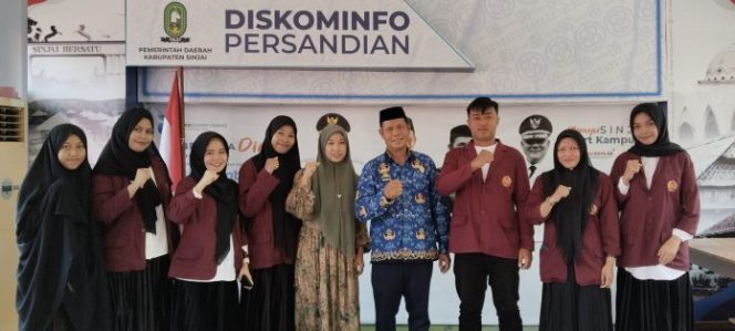 					Kadis Kominfo dan Persandian Sinjai Terima Mahasiswa Magang UMSi