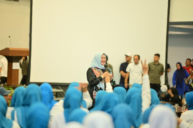 					Silaturahmi Andalan Hati, Fatmawati Terima Dukungan Ribuan Warga Makassar