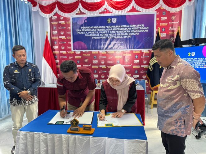 					Penandatangani Perjanjian Kerja Sama (PKS) bersama PKBM Panrita Kitta Sinjai. (dok. ist)