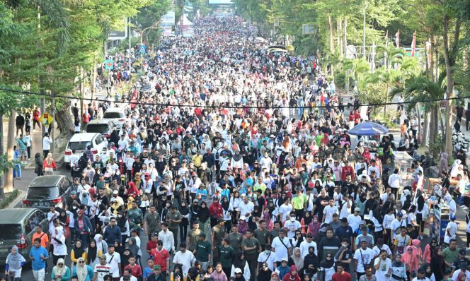 					Jalan Sehat HUT Sulsel ke 355 (dok)