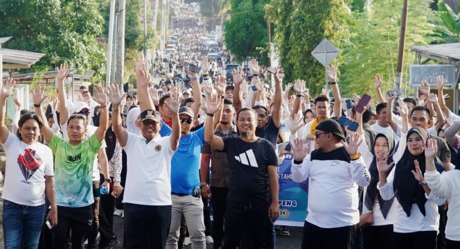 					Warga Soppeng Riuh Salami Andi Sudirman di Acara Jalan Sehat HUT Sulsel 355