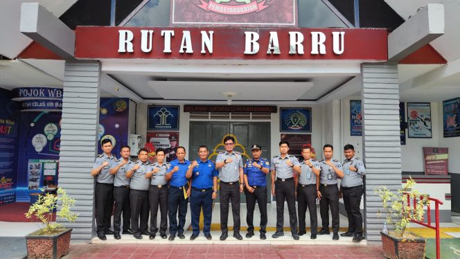 					Kolaborasi Rutan dan Dinas Damkar Barru Gelar Simulasi Penanggulangan Kebakaran