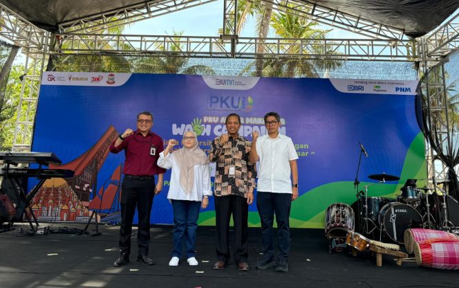 					Edukasi Keuangan dan Wash Campaign 500 UMKM Perempuan