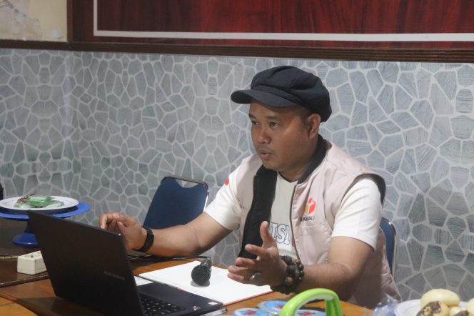 					Anggota Bawaslu Bulukumba Bidang Hukum, Pencegahan, Humas dan Parmas, Awaluddin. (dok. ist)