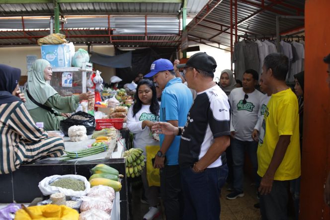 					Blusukan ke Pasar Disambut Riang, Cawalkot Parepare ANH Serap Aspirasi Pedagang
