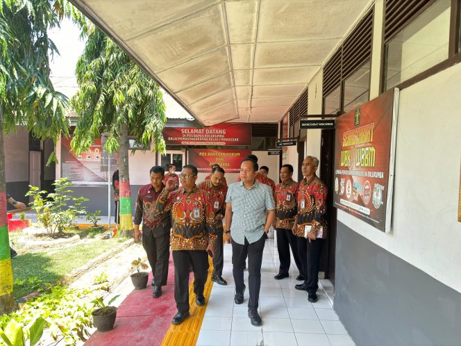 					Kadivpas Kemenkumham Sulsel, Agung Ariwibawa saat Cek Sejumlah Fasilitas Lapas Bulukumba. (dok. ist)