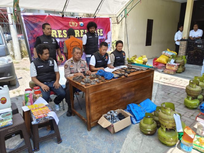 					Press Release Pengungkapan Kasus Pencurian di Mapolres Sinjai. (dok. ist)