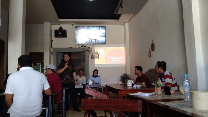 					filter: 0; fileterIntensity: 0.0; filterMask: 0; module: j; hw-remosaic: 0; touch: (-1.0, -1.0); modeInfo: ; sceneMode: Night; cct_value: 0; AI_Scene: (-1, -1); aec_lux: 267.77716; hist255: 0.0; hist252~255: 0.0; hist0~15: 0.0;