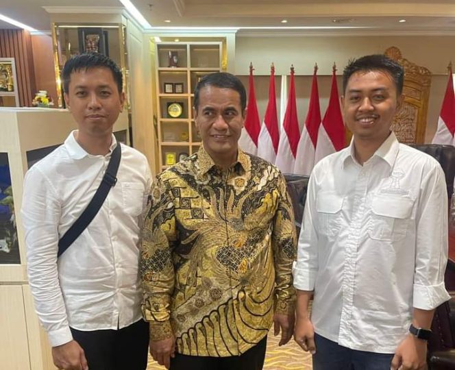 					Mentan RI Amran Sulaiman Siap Bantu Petani di Selayar