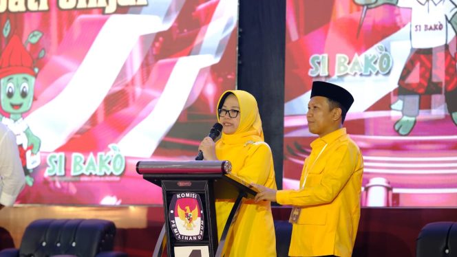 					Paslon BERAKARMI Saat Memaparkan Visi Misinya di Debat Publik. (dok. ist)