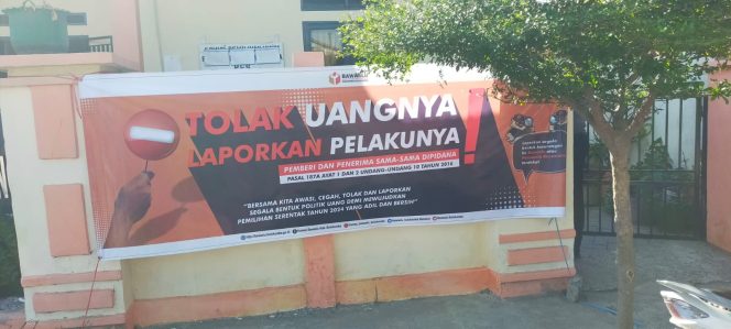 					Baliho dan Spanduk Tolak Politik Uang di Bulukumba Tersebar di sejumlah Titik. (dok: ist)