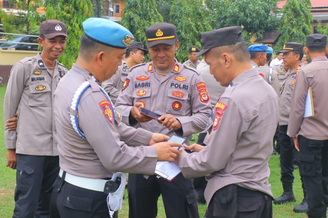 					HP Personel Polres Bulukumba Diperiksa. (dok: ist/ humas)