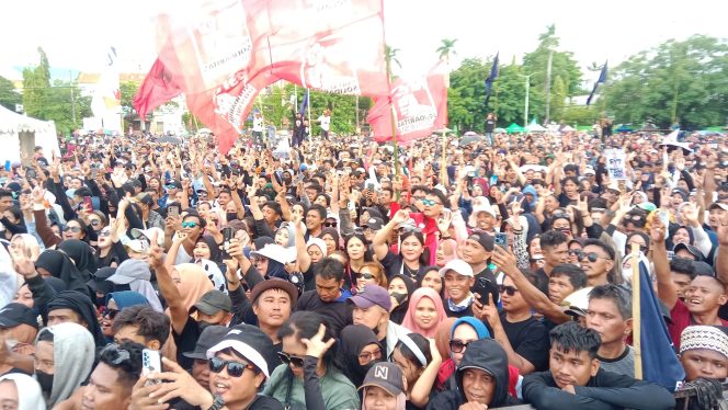 					Ribuan Warga Padati Lapangan Andi Makkasau Parepare di Kampanye Akbar TSM-MO. (Dok: Berita.News/ Wahyu)