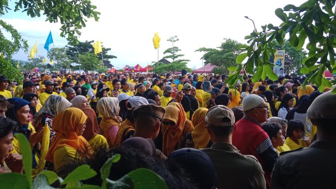 					Kampanye Akbar Erat Bersalam Dibanjiri Warga: Terima Kasih Dukungannya yang Konsisten