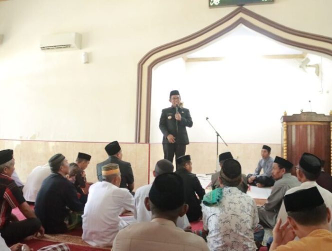 					Pj. Bupati Takalar Safari Jum’at di Masjid Nurul Iman Lingkungan Malewaya Kel. Malewang Kec. Polongbangkeng Utara