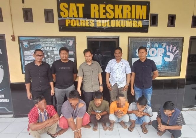 					Enam Terduga Pelaku yang Diamankan Satuan Reskrim Polres Bulukumba. (Dok: Ist)