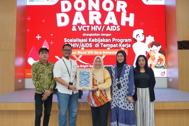 					HUT Pertamina ke 67, Regional Sulawesi Gelar Donor Darah dan VCT HIV/AIDS
