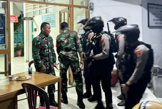 					Patroli Gabungan Personel Polres Sinjai dan Kodim 1424. (Foto: Ist/ Humas)