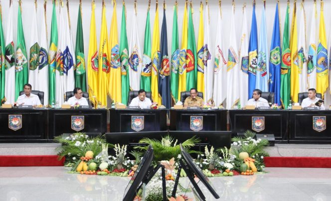 					Presiden RI Apresiasi Kinerja Mentan Amran Penuhi Produksi Beras