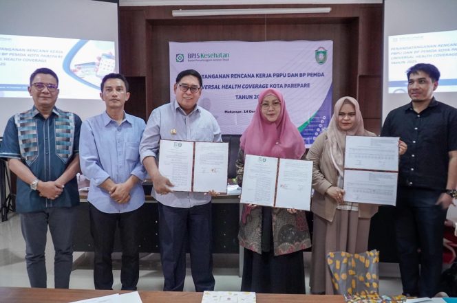 					Pj Wali Kota Parepare berfoto bersama BPJS Kesehatan Usai Teken Kerja Sama. (Foto: Ist)