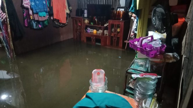 					Salah Satu Rumah Warga Terendam Banjir. (Foto: Berita.News/ Wahyu)