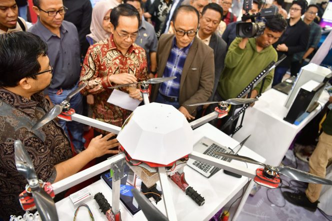 					Pj Gubernur Sulsel Apresiasi Karya-karya UNHAS Innovation Day