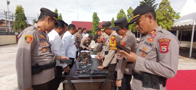 					Pemeriksaan Senpi Organik Personel Polres Sinjai. (Foto: Ist/ Humas)