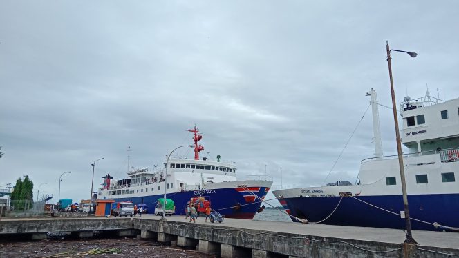 					Kondisi Cuaca di Pelabuhan Nusantara Parepare. (Foto: Berita.News/ Wahyu)