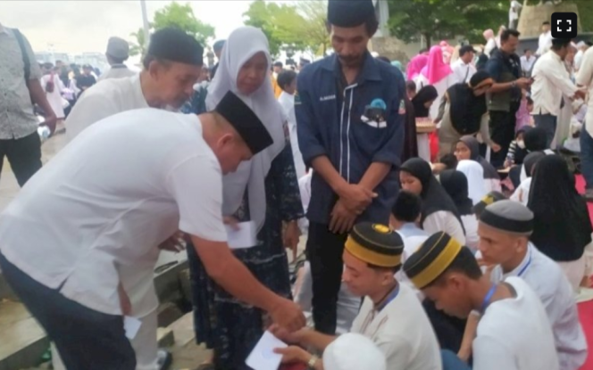 					Camat Kepulauan Sangkarrang Buka Puasa Bersama Anak Yatim dan Kaum Duafa