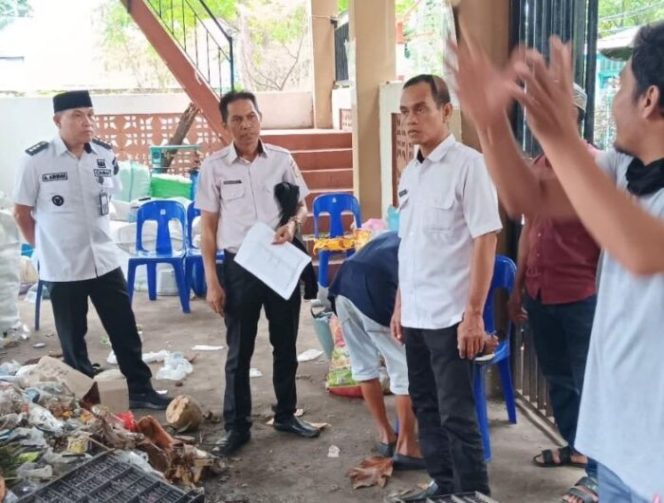 					Camat Sangkarrang Kunjungi TPS3R di Barrang Lompo