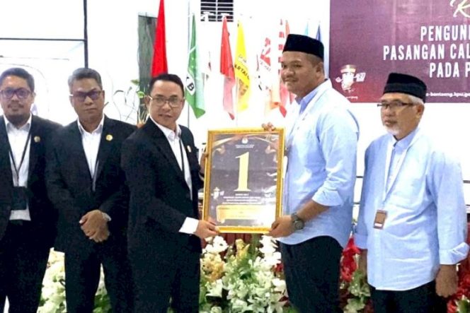					Paslon Uji-Sah Dapat Nomor Urut 1 pada Pengundian dan Penetapan Nomor Urut di KPU Bantaeng. (Dok: Ist)
