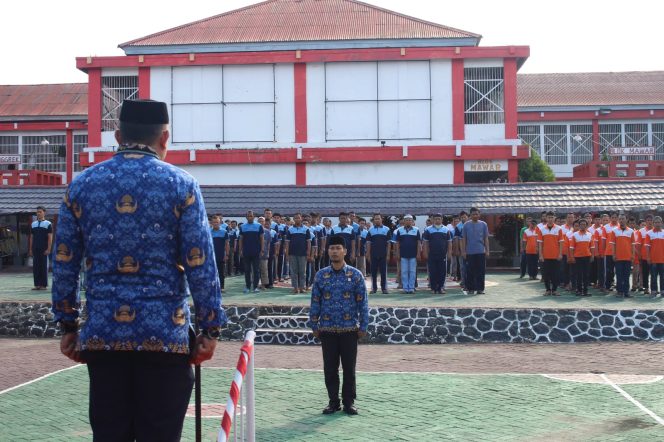 					Upacara Bendera Peringati Hari Bela Negara ke-79 di Halaman Lapas Parepare. (Foto: Ist/ Humas)