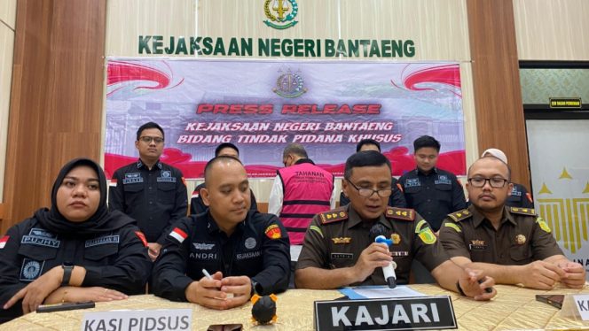 					Press Release Penetapan Tersangka Kasus Korupsi Perpiaan Irigasi. (Foto: Ist)