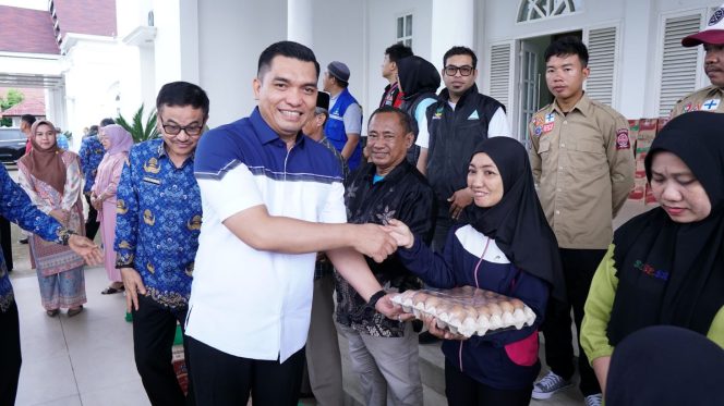 					Peduli Korban Banjir Di Takalar, Pj. Bupati Takalar dampingi Pj. Gubernur Sulsel Serahkan Bantuan