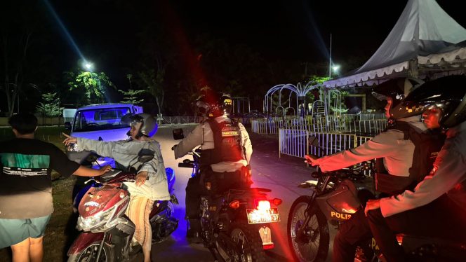 					Patroli Malam Personel Samapta Polres Sinjai. (Foto: Ist/ Humas)