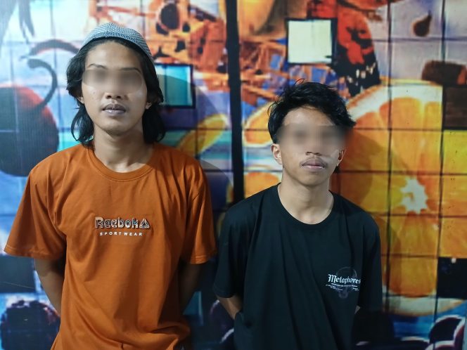 					Kedua Terduga Pelaku Penganiayaan di Rilau Ale, Bulukumba. (Foto: Ist/ Humas)